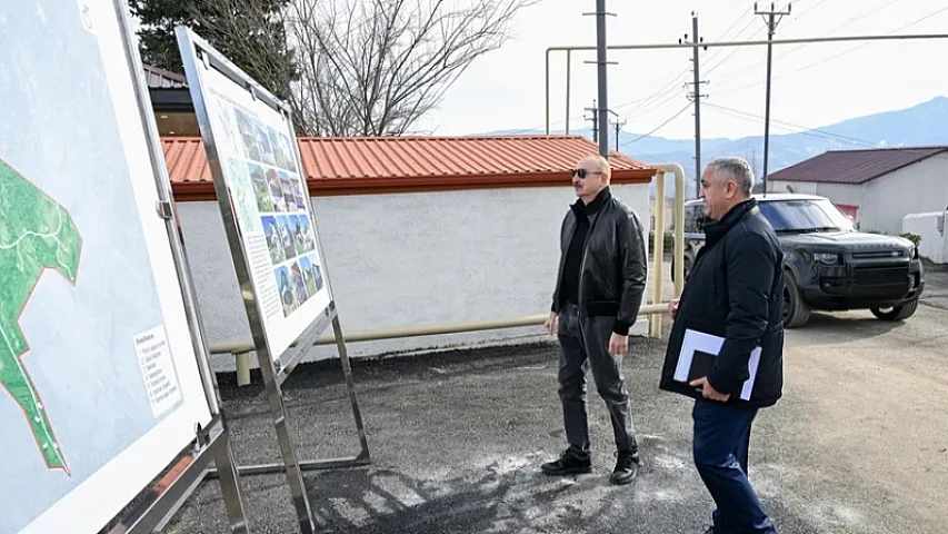 İlham Əliyev Ağdərənin Çapar kəndində görülmüş işlərlə tanış olub