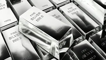 Серебро обновило исторический максимум: мартовские фьючерсы 2026 года превысили $90