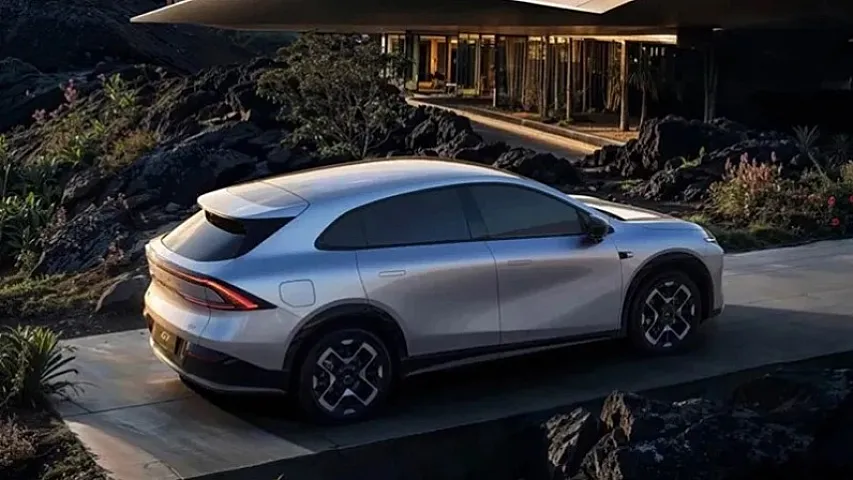 Çindən "Tesla"ya "gözdağı": Tək yanacaq çəni və tək şarjla 1 700 kilometr