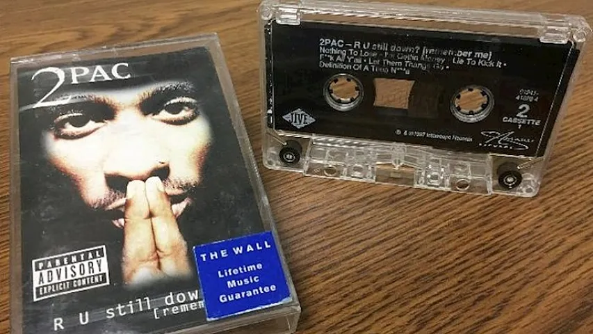 16 yaşlı Tupak Şakurun nadir səs yazısı hərraca çıxarıldı