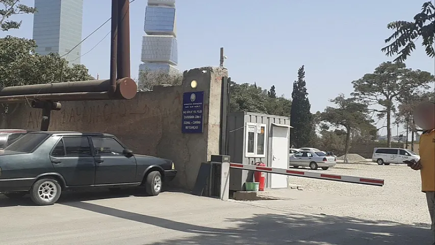 Bu halda maşının cərimə meydançasında saxlanma xərci sürücüyə qaytarılacaq