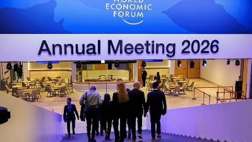 Milyarderlərə saxta Davos biletləri satılıb