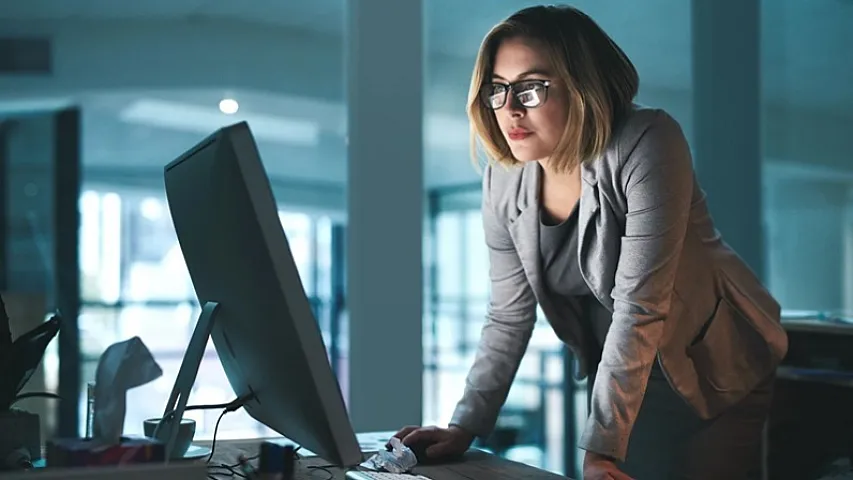 Karyera şəbəkəsindəki "ruhlar": "LinkedIn" profilləri necə casusluq vasitəsinə çevrildi?