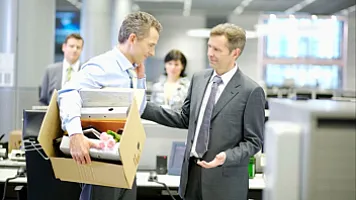 Когда сотруднику следует уведомлять работодателя об увольнении? Рекомендации эксперта и законодательство