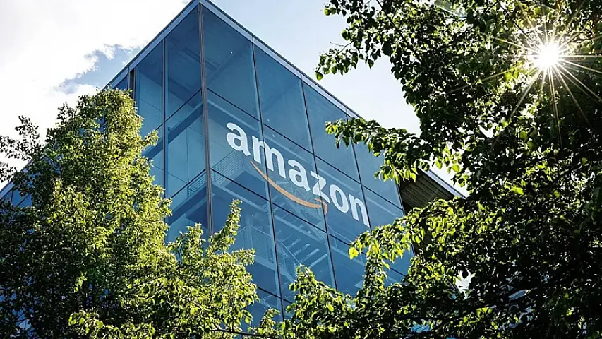 "Amazon" bəzi mağazalarını bağlayır