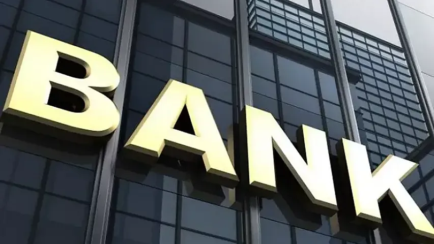 Чистые внешние активы банков Азербайджана сократились почти на 782 млн манатов