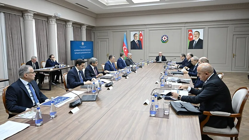 Əli Əsədov iclas keçirdi, tapşırıqlar verdi