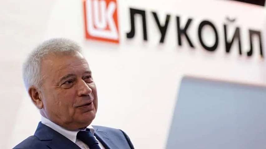 Vahid Ələkbərovun sərvəti 24 milyard dolları ötüb