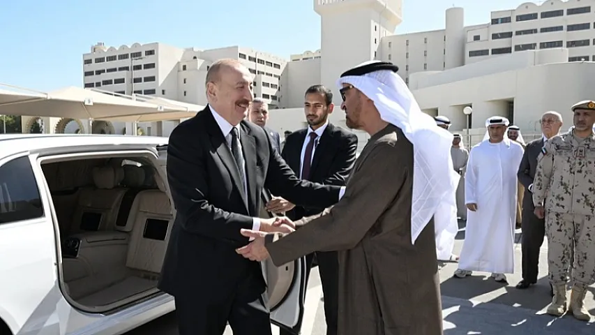 Azərbaycanın və BƏƏ prezidentləri Əbu-Dabidə "Sülh Qalxanı – 2026" birgə əməliyyat-taktiki təlimini izləyiblər
