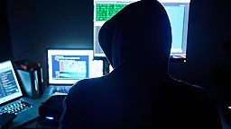 Azərbaycanda saxta bank səhifələri yaradan hakerlər həbs edildi