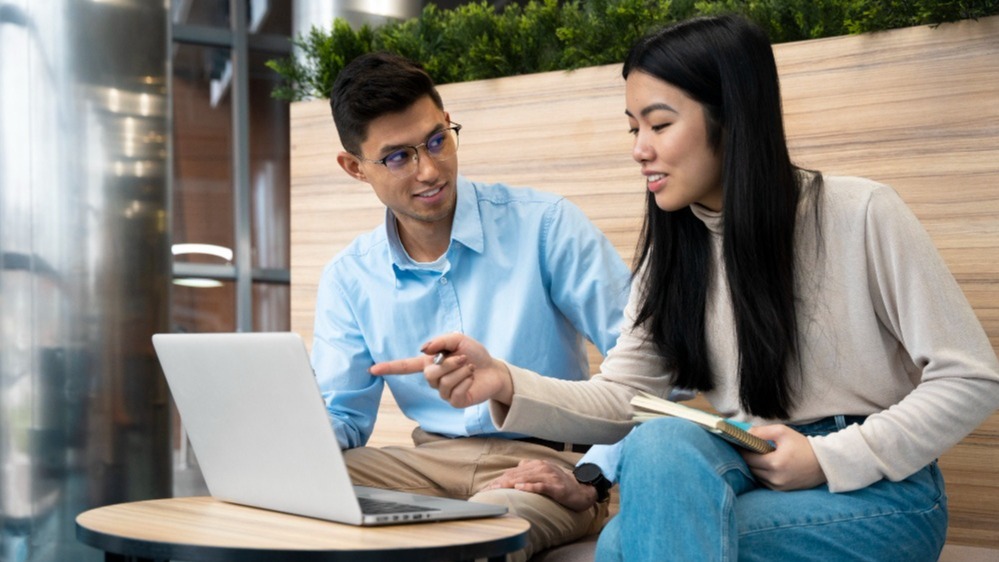 Как стажёру сохранить баланс между дистанцией и открытостью в коллективе