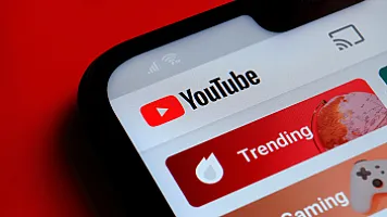 "YouTube"un illik gəliri 60 milyard dollara çatıb