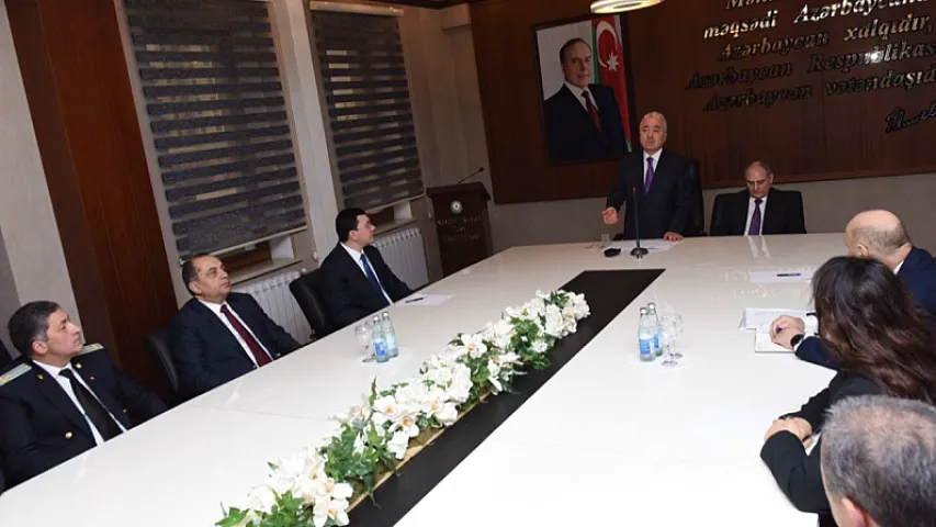 Nəsiminin yeni icra başçısı Tahir Budaqov kollektivə təqdim olunub