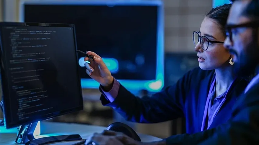 16 süni intellekt birləşdi, 100 min sətrlik kod yazdı