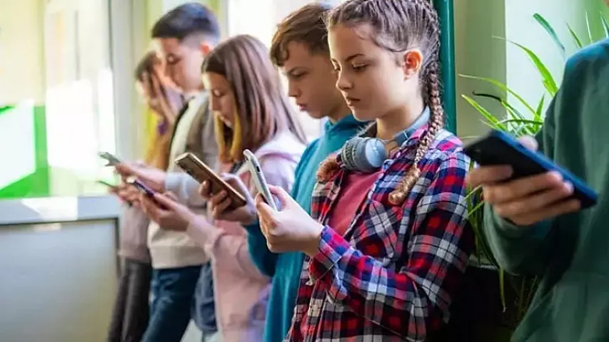 Sosial media nəhənglərinə qarşı tarixi iddia: Uşaqlar üçün "asılılıq maşını"