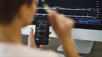 Böyük hədəflərlə təqdim olunan altkoinin arxasındakı şirkət kripto birjasını bağlayır