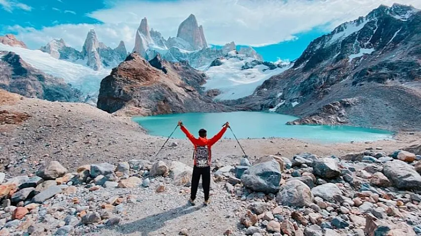 Qayalara dırmanarkən istifadə etdiyi alətlərin keyfiyyətindən narazı qalıb, brendini qurdu