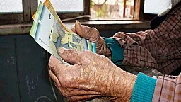 Pensiyaçılara şad xəbər - Artımla birlikdə ödənildi