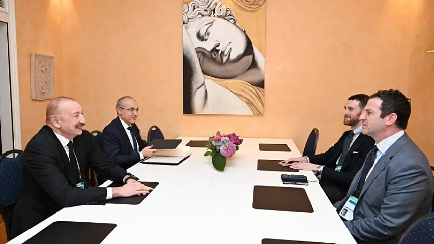 İlham Əliyev Münxendə “The Goldman Sachs”ın qlobal məsələlər üzrə prezidenti ilə görüşüb