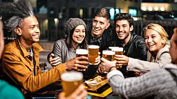 Z nəsli spirtli içki içmir - Dünya nəhəngləri 830 milyard dollar itirib 