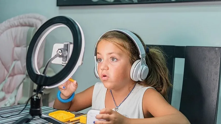 Uşaqlarda məzmun istehsalı və rəqəmsal təhlükəsizlik - 6 vacib qayda