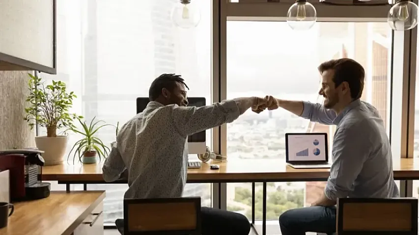 Şirkət işçinin işdə qonaq qəbul etməsinə qadağa qoya bilər? 