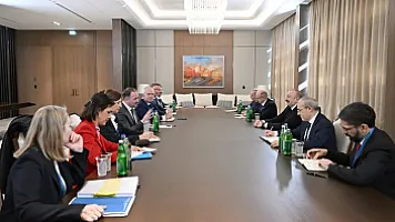 Президент Ильхам Алиев принял комиссара Европейской комиссии по энергетике и жилищному строительству 