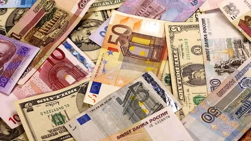 Avro bahalaşarkən rubl dəyər itirir