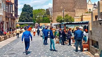 Azərbaycana gələn əcnəbilər arasında işsizlərin sayı artıb