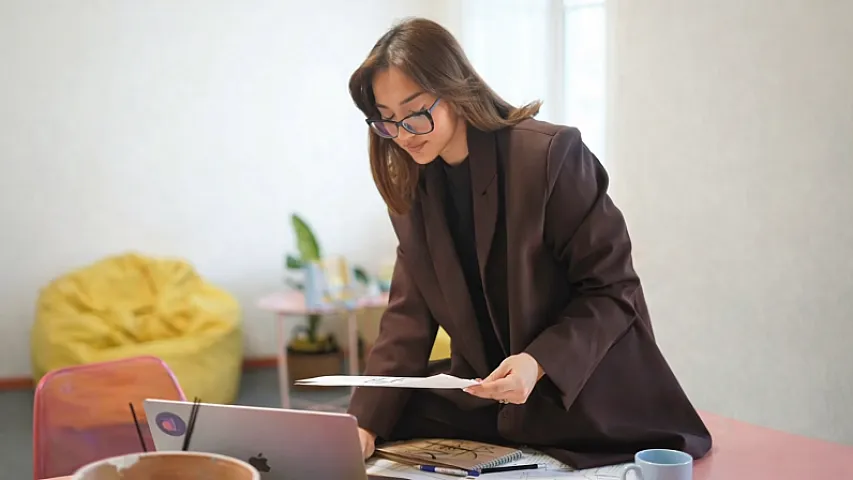 1 il pulunu yığdı, öz biznesini qurdu 