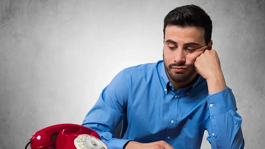 "Məşğul görüntüsü yaratmaq üçün zənglərə cavab verməmək peşəkarlıq deyil"