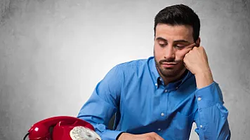 "Məşğul görüntüsü yaratmaq üçün zənglərə cavab verməmək peşəkarlıq deyil"