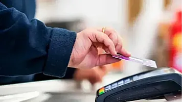 Ödəniş kartları ilə 11 mlrd. manatdan çox əməliyyatlar aparılıb