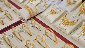 Müharibə bazarlara zərbə vurur: Dollar möhkəmləndikcə qızıl ucuzlaşır