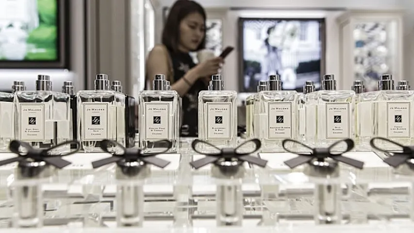 "Jo Malone" brendinin sahibi Co Maloneyəı qarşı iddia qaldırdı