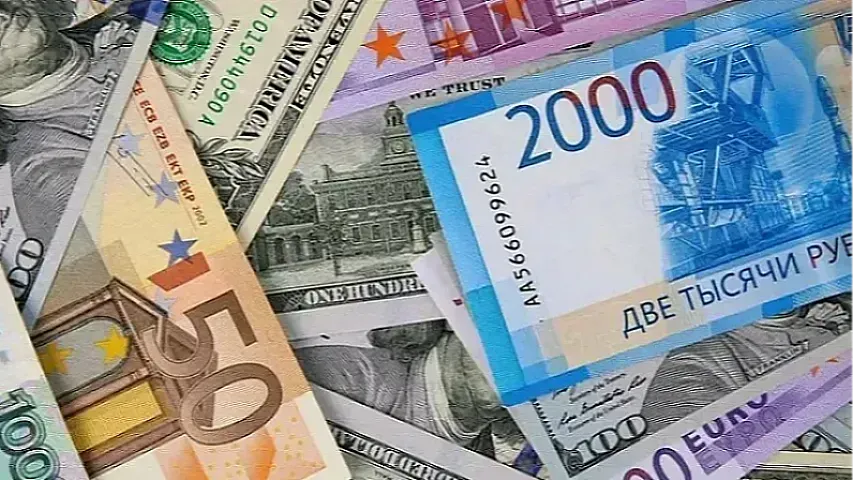 Rubl və avro dəyər itirməkdə davam edir