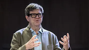 12 il işlədiyi "Meta"dan ayrılıb süni intellektə yeni yanaşma gətirir