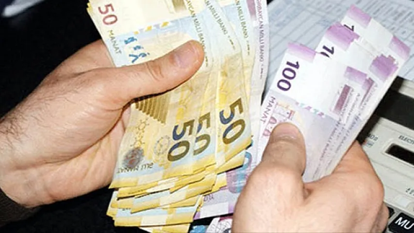 Bəzi şəxslər bayrama görə 500 manat alacaq 
