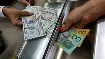 Müharibə və bahalıq dolları gücləndirir - İnvestorlar "təhlükəsiz limanlara" üz tutur