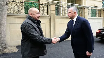 İlham Əliyev Gürcüstan səfirliyinə getdi