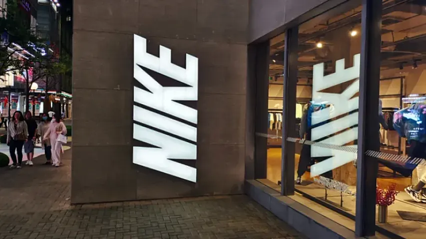 "Nike"ın bərpa planı gecikir, səhmlər kəskin ucuzlaşıb