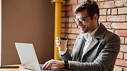 “Frilans fəaliyyət göstərənlər də CEO vəzifəsinə yüksələ bilər”