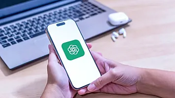 "Siri" və ChatGPT tərəfdaşlığında gizli savaş: "OpenAI" məhkəmə qapısında