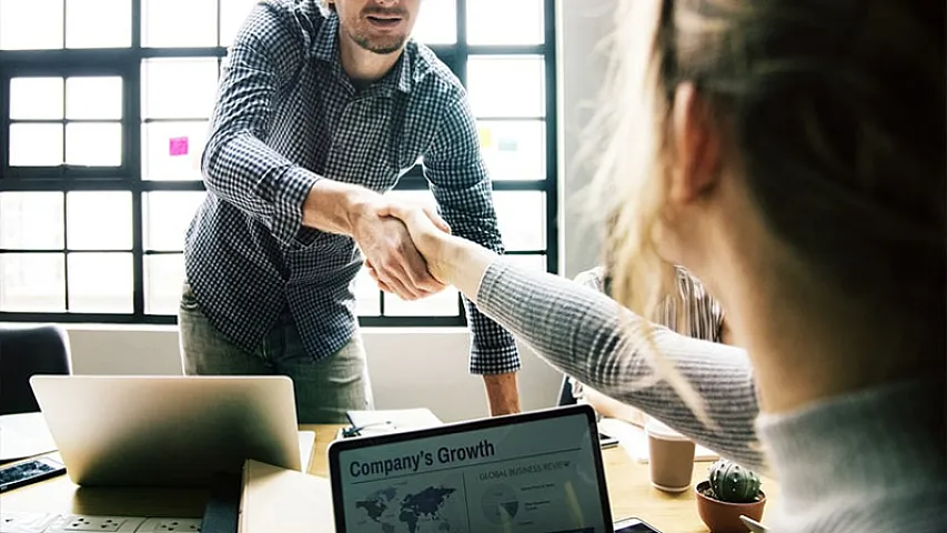 Məzunların “yaxşı iş tapması”, yoxsa universitetdən neçə şirkət ortaya çıxması?