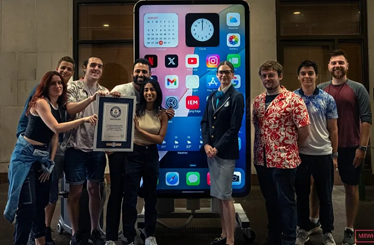 Ginnesin Rekordlar Kitabına düşən &quot;iPhone&quot; yaradıldı