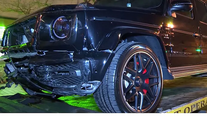 Bakıda “Gelandewagen” “Mercedes”ə çırpıldı <span style="color: #ff0000;">(FOTOLAR)</span>