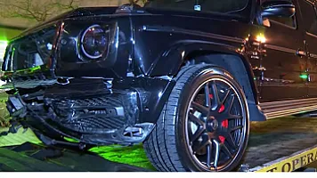 Bakıda “Gelandewagen” “Mercedes”ə çırpıldı <span style="color: #ff0000;">(FOTOLAR)</span>