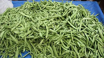 Bazarlarda təzə lobya - <span style="color: #ff0000;">15 manata </span>