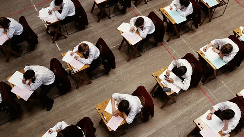 Universitetə qəbul olunan 2 355 abituriyent təhsil almaqdan imtina edib