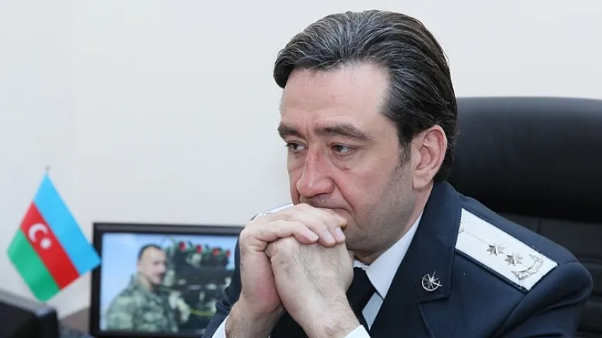 Elnur Kələntərov işdən ayrıldı